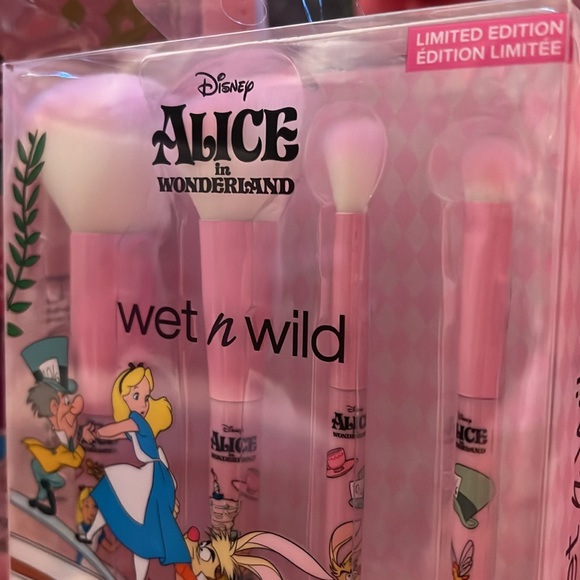 🩷🌸Alice and wonderland makeup bag bundle - Picture 6 of 10